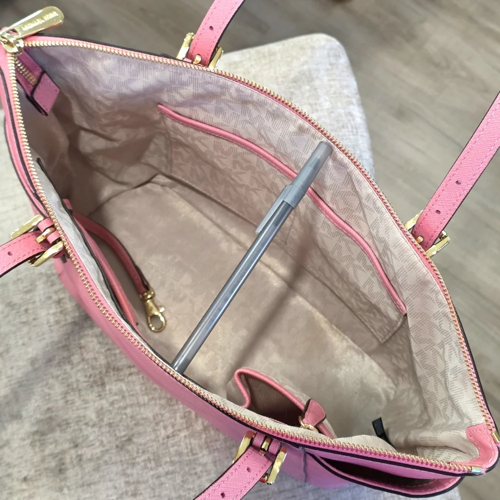 Michael Kors | Misty Rose Saffiano Leather Tote - Picture 5 of 8